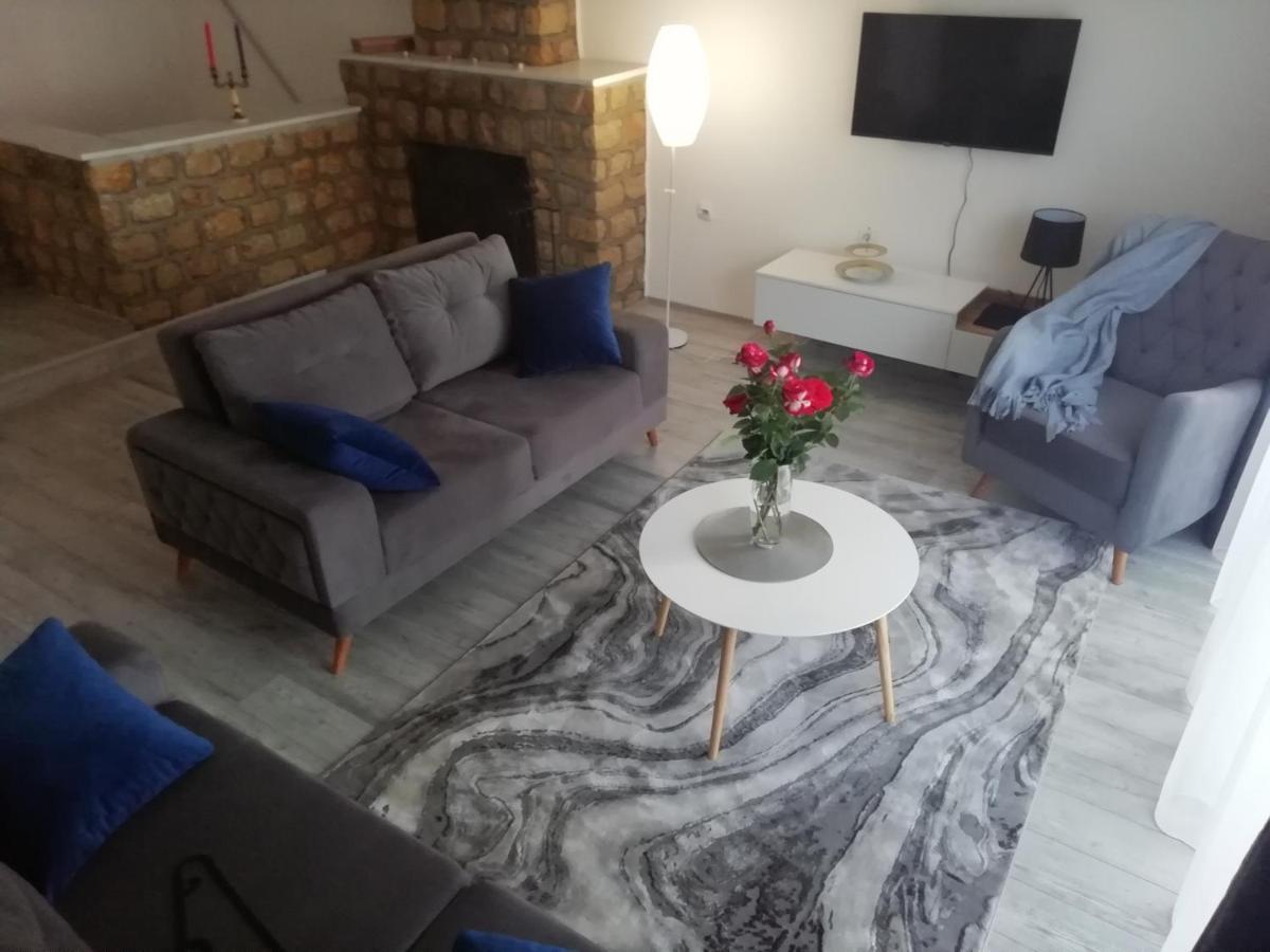 Fenix Apartment & Rooms Vinci Exterior foto