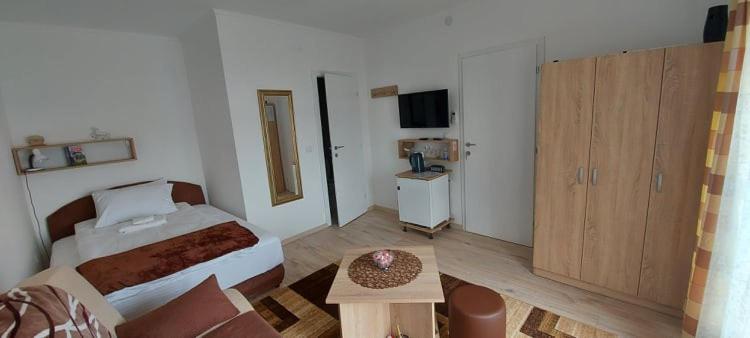 Fenix Apartment & Rooms Vinci Exterior foto